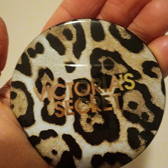 Victoria's Secret Cheetah Print Compact Beauty Makeup Mirror pattern leopard - Picture 5 of 5